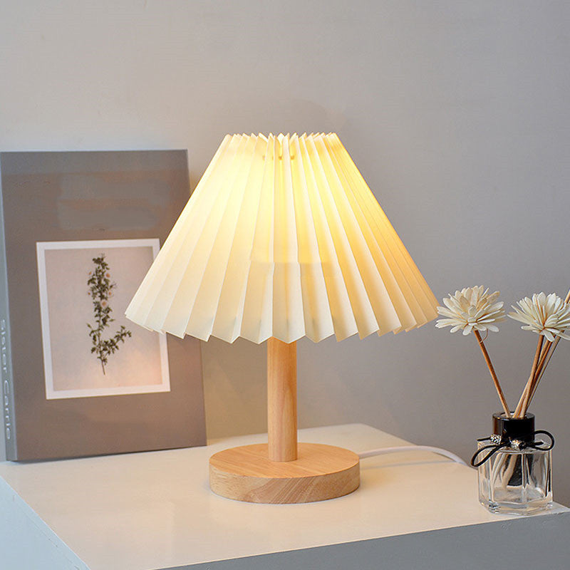 Pleated wood USB table lamp – view 2