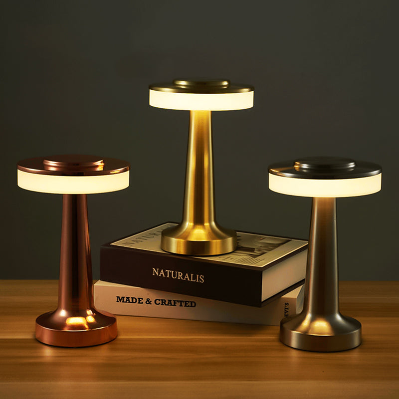 Cordless touch table lamp