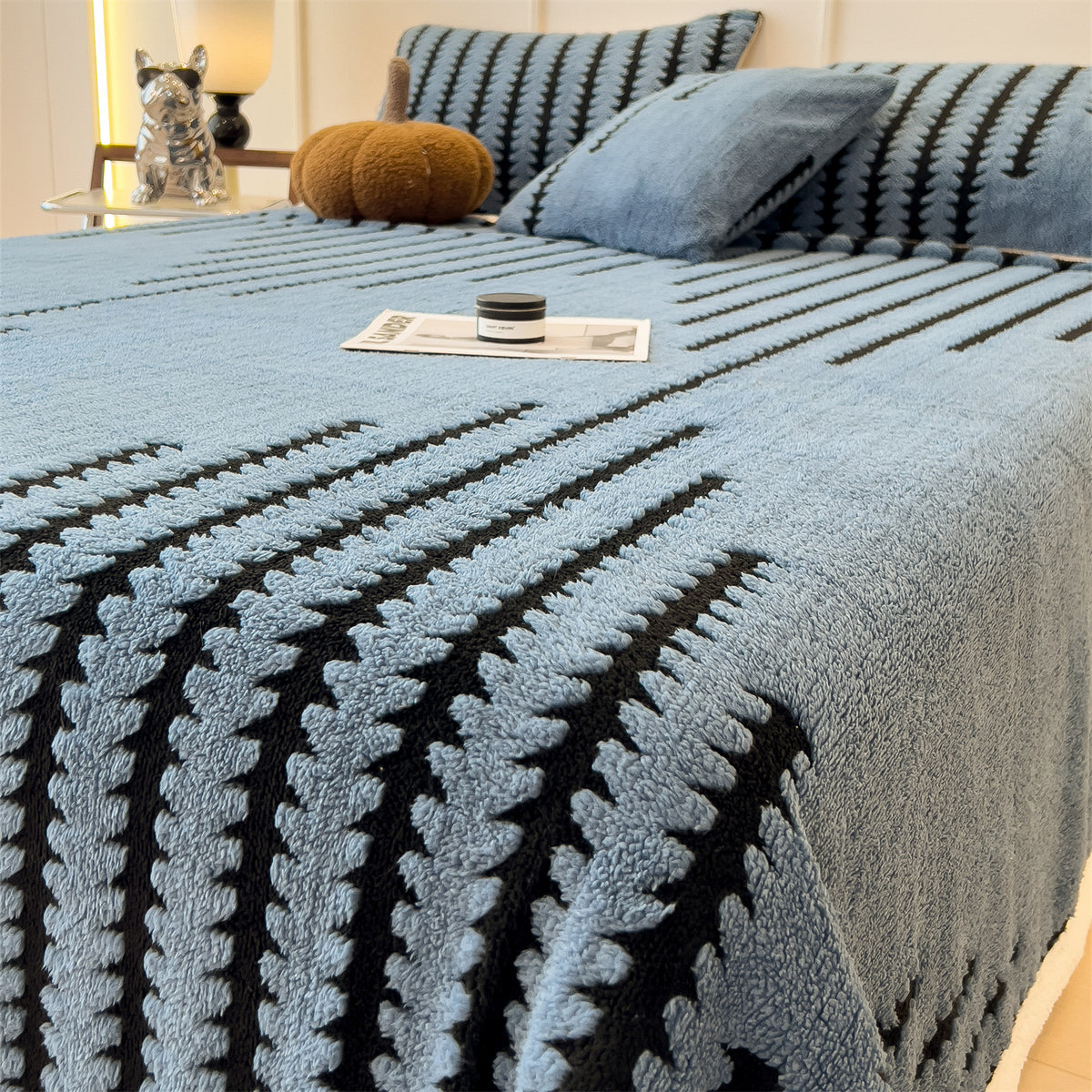 Textured jacquard throw blanket