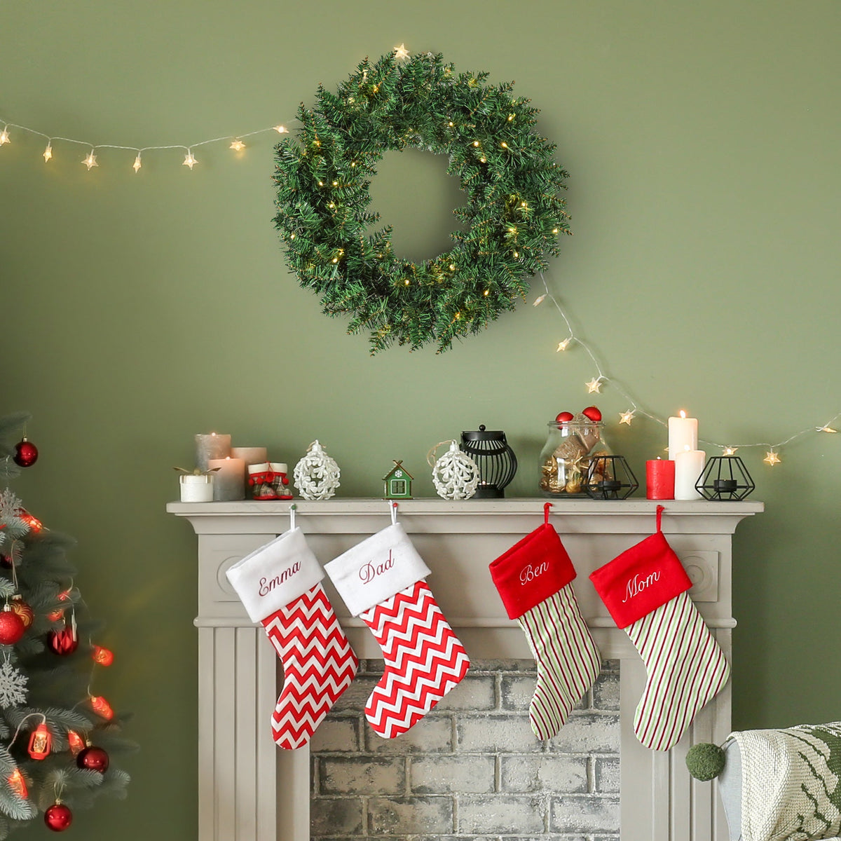 Pre-Lit Christmas Wreath – 55cm, 50 Warm White LEDs - Lumora